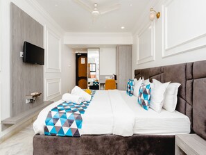 Superior Room - Hotel Galaxy (Surat)