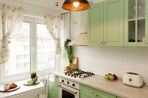 Exclusive Apartment | Bathroom | Shower, rainfall showerhead, free toiletries, hair dryer - Metropole Apartments Ateneum Residence (Bucharest)