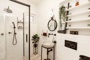 Exclusive Apartment | Bathroom | Shower, rainfall showerhead, free toiletries, hair dryer