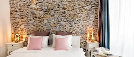 Exclusive Apartment | 1 bedroom, in-room safe, individually decorated, individually furnished