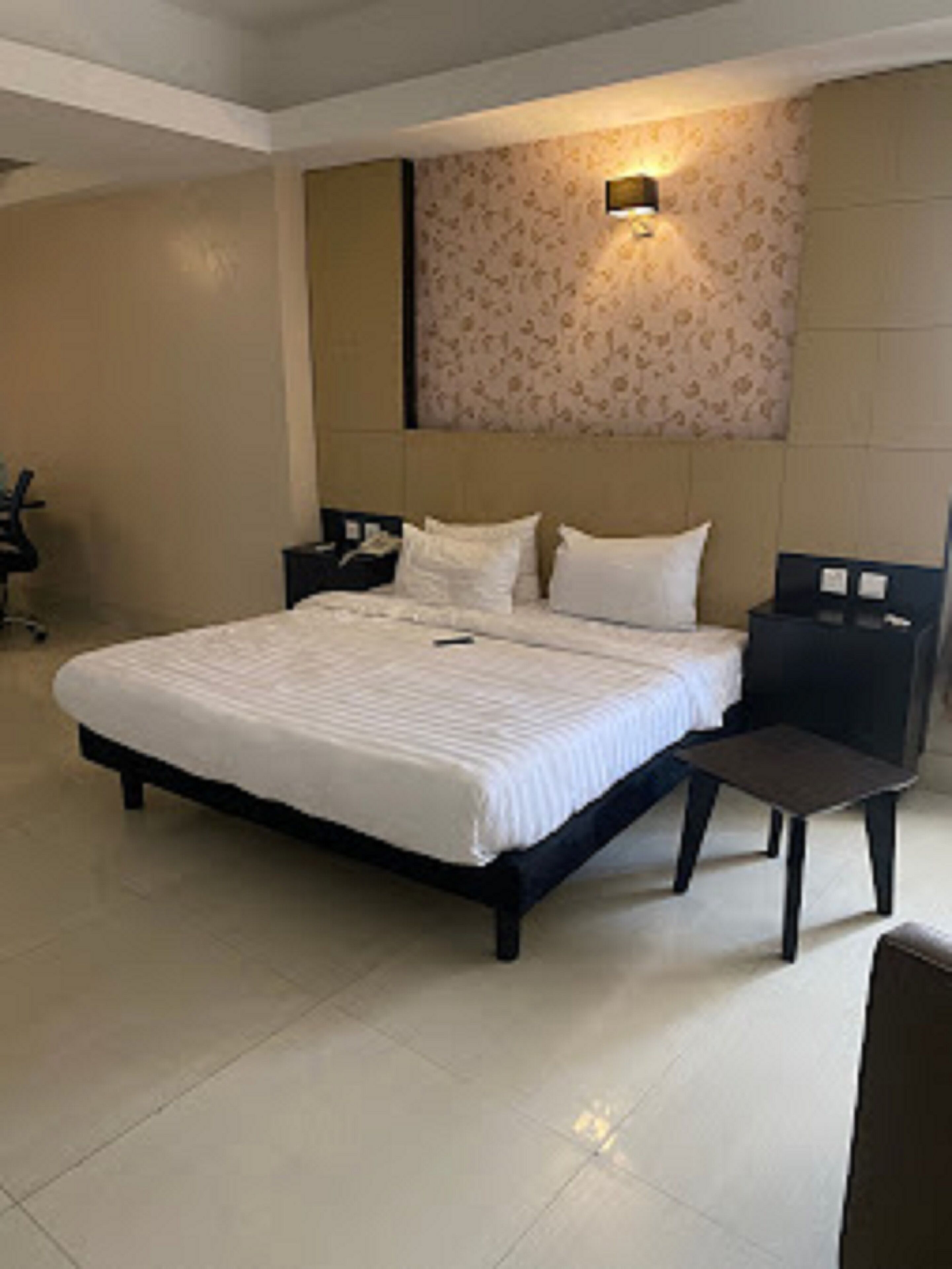 Premium bedding, down comforters, desk, laptop workspace