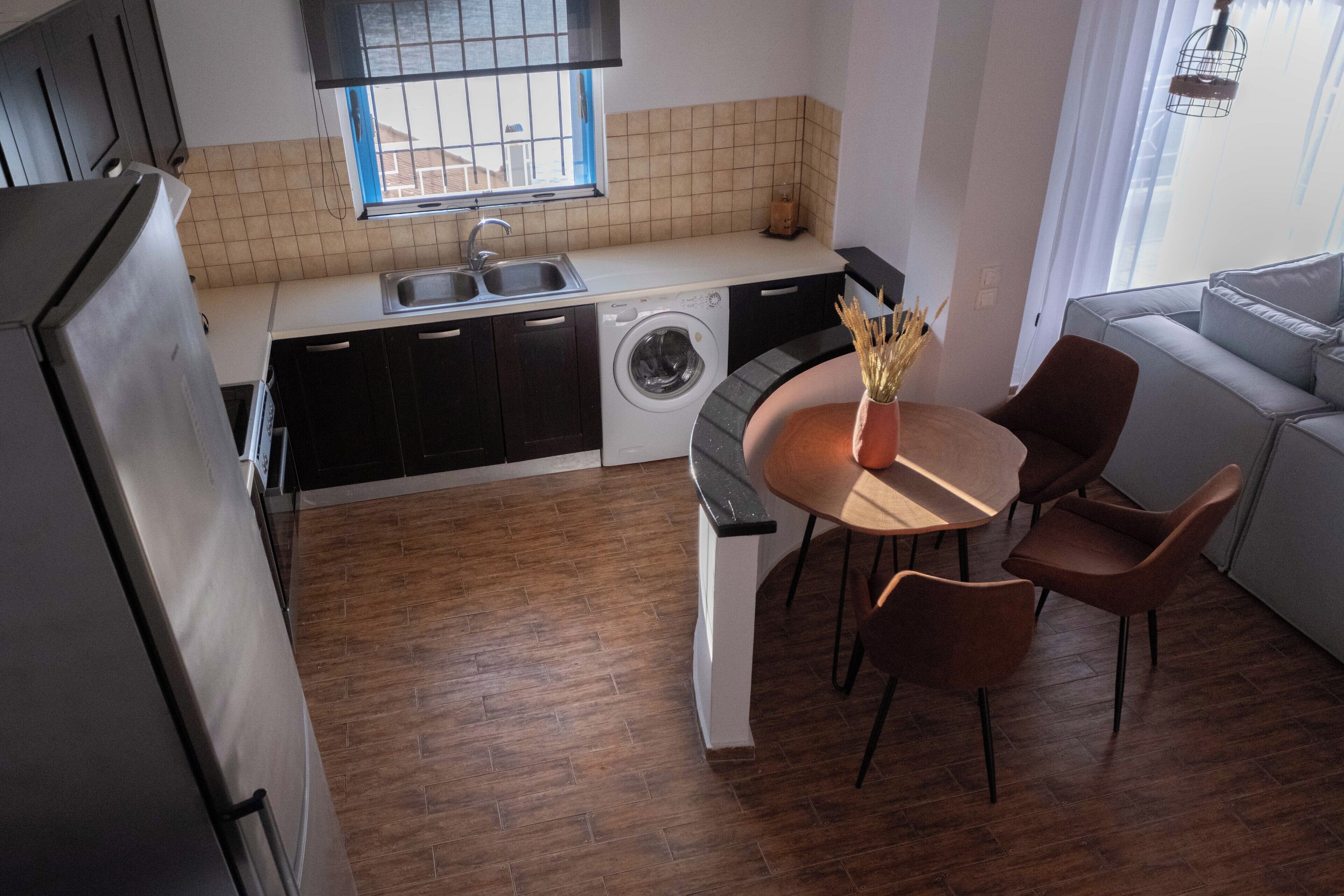 Meliti is a villa with a small garden with barbeque next to the sea