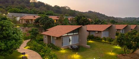 Minibar, sistema de insonorización, wifi gratis y ropa de cama