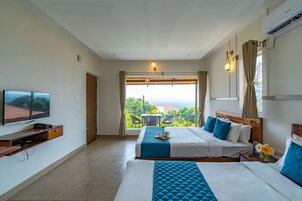 Minibar, soundproofing, free WiFi, bed sheets