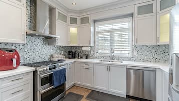 Vila Presidensial | Dapur pribadi | Mesin pembuat kopi/teh dan ketel listrik