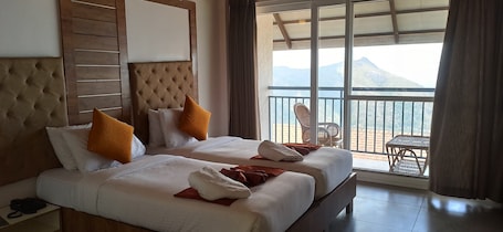 Premium Room, 2 Twin Beds, Balcony | Bed sheets