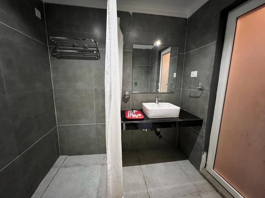 淋浴設備、毛巾、肥皂、洗髮精