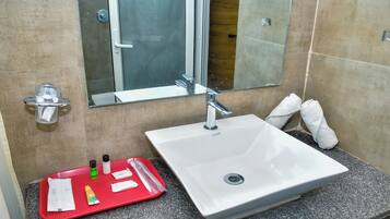 Premium Room, 2 Twin Beds, Balcony | Bathroom | Shower, towels, soap, shampoo