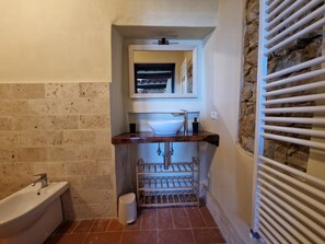 Comfort Apartment | Bathroom - Ai Massi (Guardistallo)