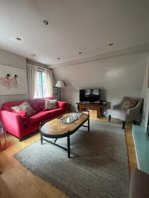 Basic Apartment, Multiple Beds | Living area - Modern Top Floor 2BD Flat - Kensington (London)