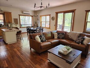 スマートテレビ、DVD プレーヤー、書庫、ビデオライブラリ