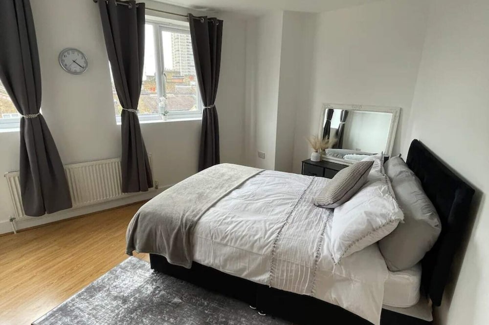 Cosy & Sleek 1BD Flat - Mile End