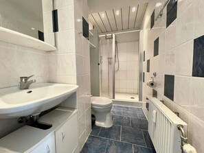 Hårtørrer, håndklæder