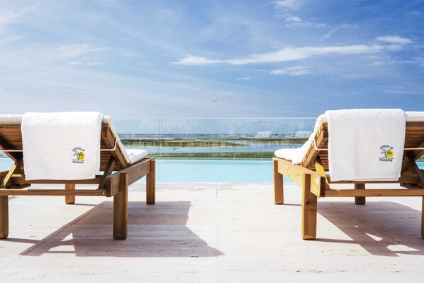 Innenpool, Außenpool