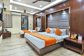 Habitación triple clásica | Ropa de cama de alta calidad y sistema de insonorización