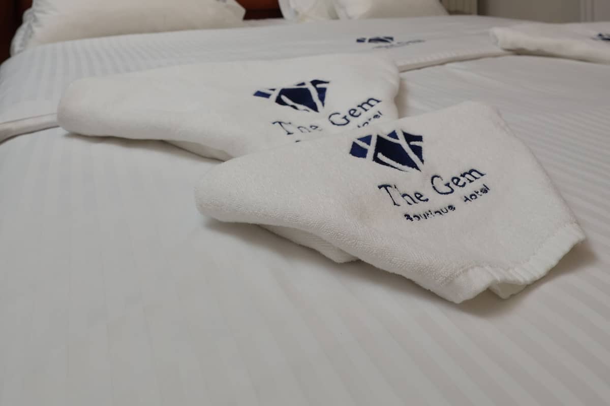 Deluxe Double or Twin Room | Peti besi dalam bilik, meja, ruang kerja komputer riba, kalis bunyi
