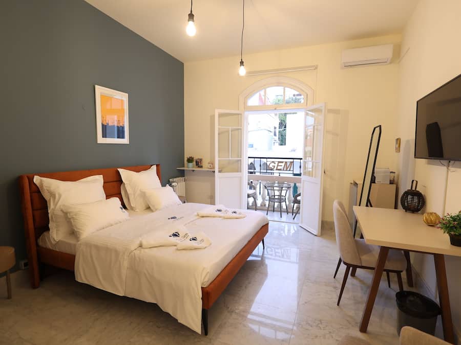 In-room safe, desk, laptop workspace, soundproofing