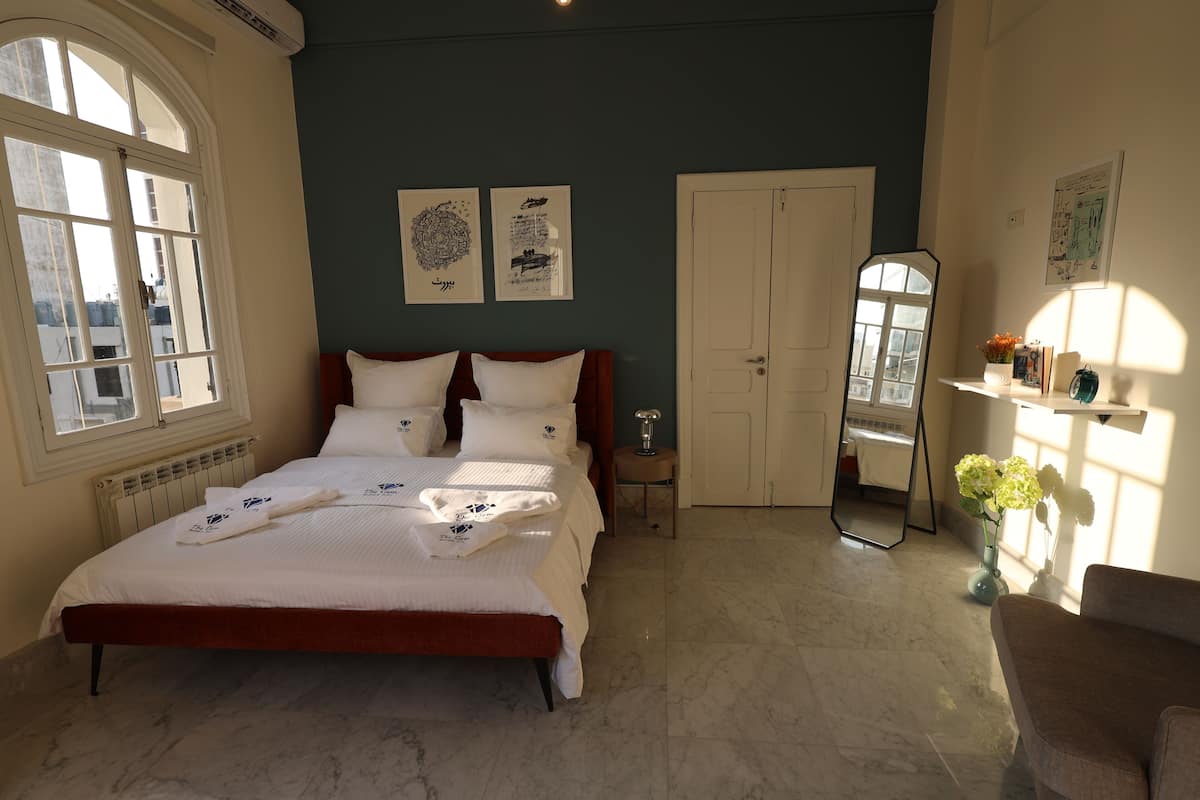 Exclusive Double or Twin Room | Peti besi dalam bilik, meja, ruang kerja komputer riba, kalis bunyi