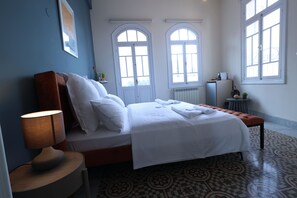 Exclusive Double or Twin Room | In-room safe, desk, laptop workspace, soundproofing