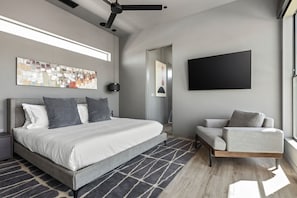 3 chambres, fer et planche à repasser, Wi-Fi, draps fournis