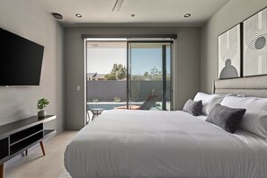 3 habitaciones, tabla de planchar con plancha, wifi y ropa de cama 