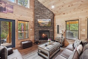 Smart TV, chimenea y futbolito 