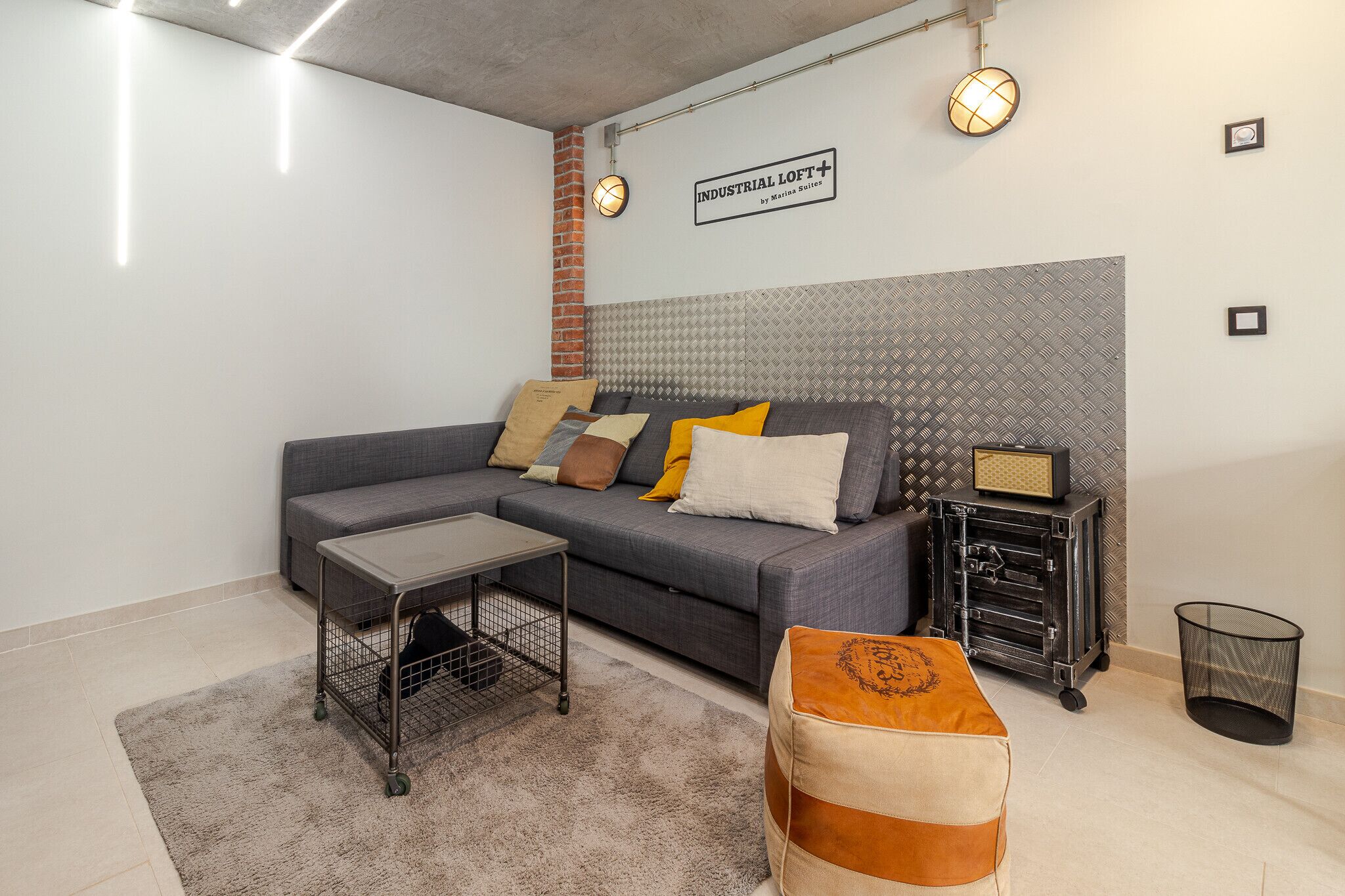 Flatguest Industrial Loft PLUS by Marina Suites - WIFI