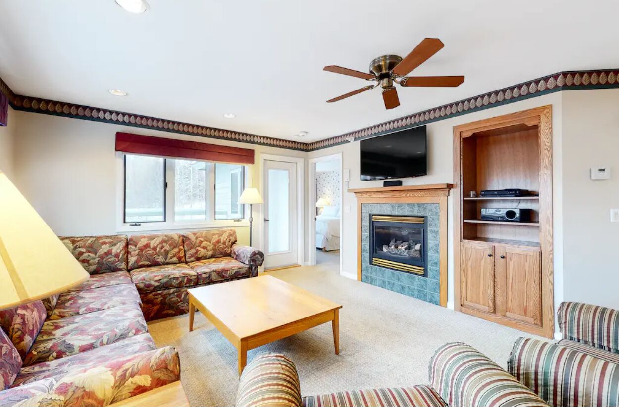 Smuggs condo close to skiing!