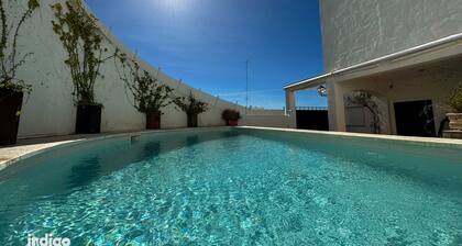 STE003 Casa de 4 habitaciones con vista al río, con piscina privada