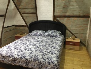 小屋, 1 张大床 | 1 多间卧室、免费 WiFi、床单