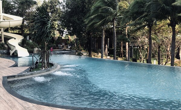 Outdoor pool - Unixx Condo South Pattaya For Rent (Bang Lamung District)