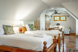 3 habitaciones, escritorio, tabla de planchar con plancha y wifi gratis 