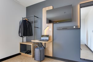 Desk, free WiFi, bed sheets