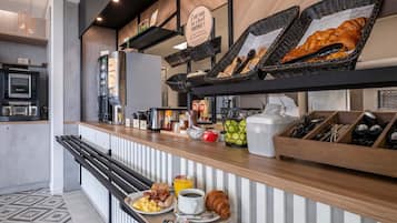 Desayuno buffet todos los días (con cargo)
