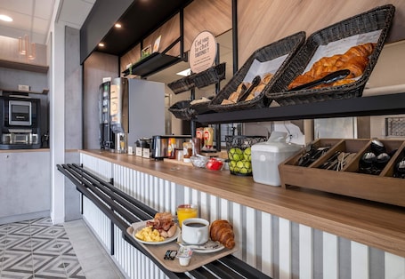 Daily buffet breakfast for a fee