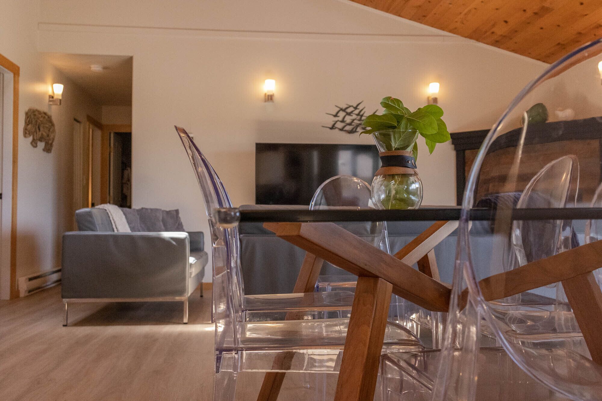 Stormfront Guesthouse-downtown, Hot Tub, Arcade Games - Tofino