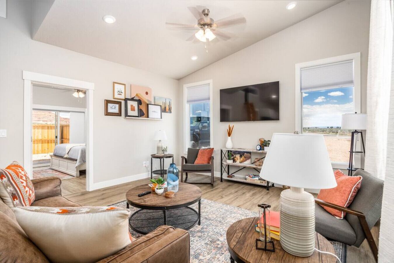 High Desert luxury w/views for families