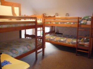 Casa de campo, varias camas | 4 dormitorios, tabla de planchar con plancha, wifi gratis y ropa de cama