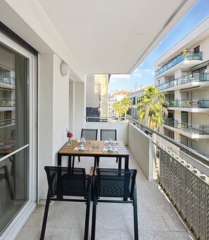 Outdoor dining - Beautiful 2-BR flat + terraces - Cannes centre (Cannes)