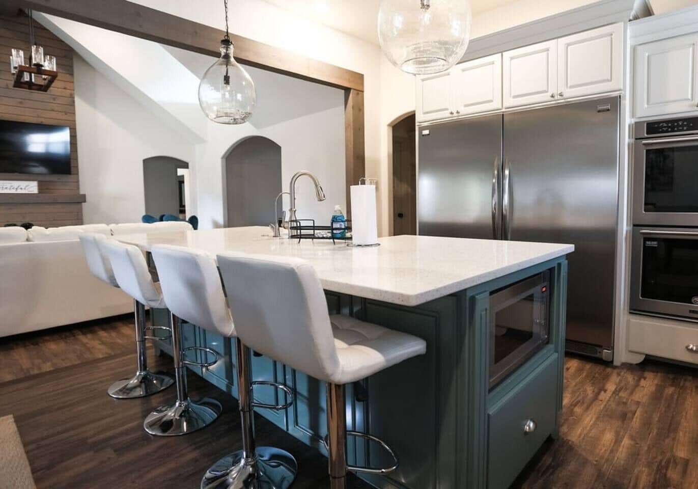 雪櫃、微波爐、焗爐、爐具