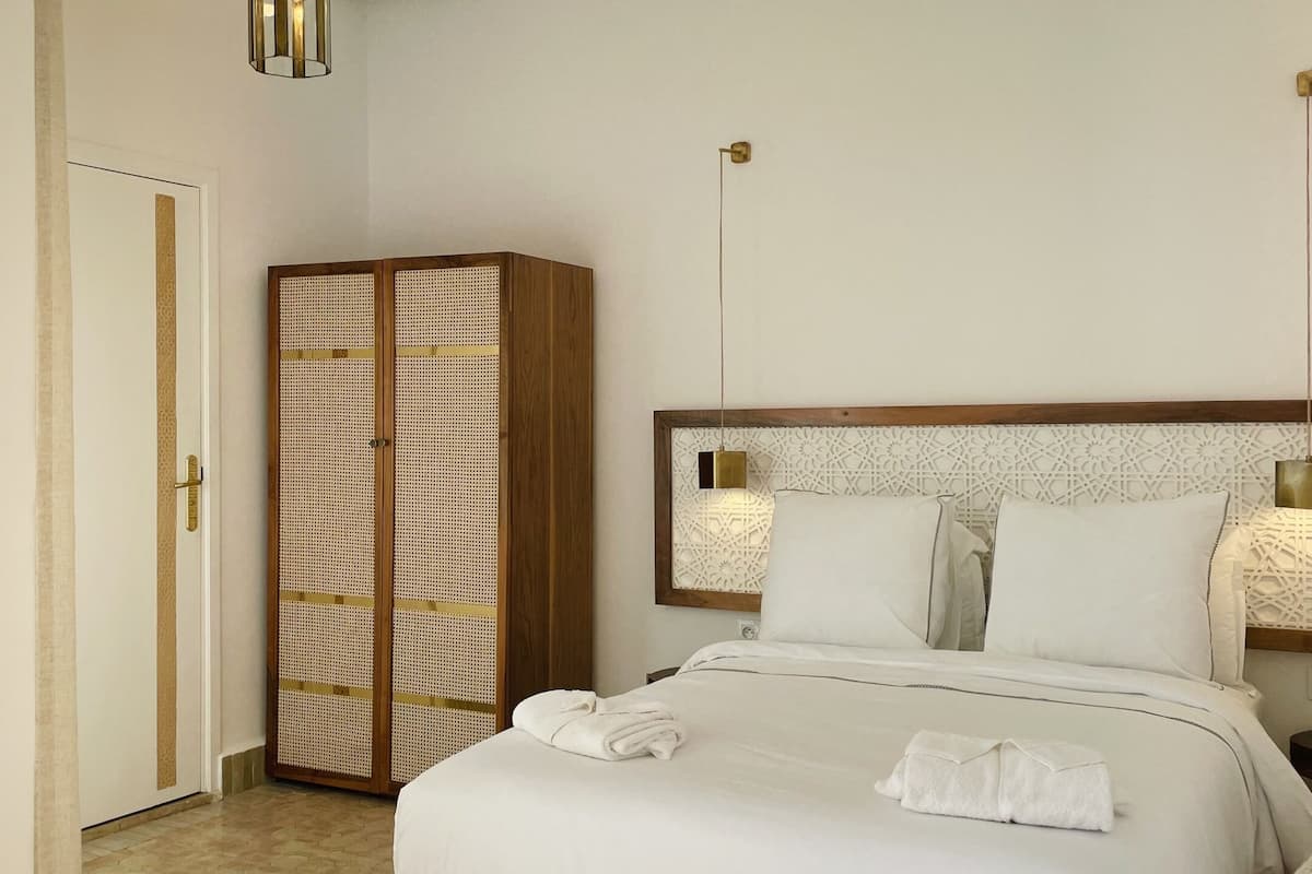 经典双人房, 独立浴室 (Chambre Hafsa) | 高档床上用品、羽绒被、Select Comfort 床、免费婴儿床