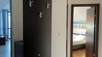 Apartment | 2 bedrooms, iron/ironing board, free WiFi