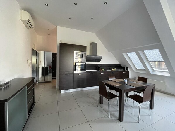 Căn hộ | Bếp riêng | Tủ lạnh, lò vi sóng, lò nướng, bếp nấu