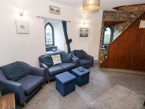 Living area - Llwyngwair Lodge (Newport)