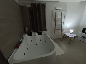 Deluxe Suite | Bathroom - B&B Domus San Pietro (Corigliano-Rossano)
