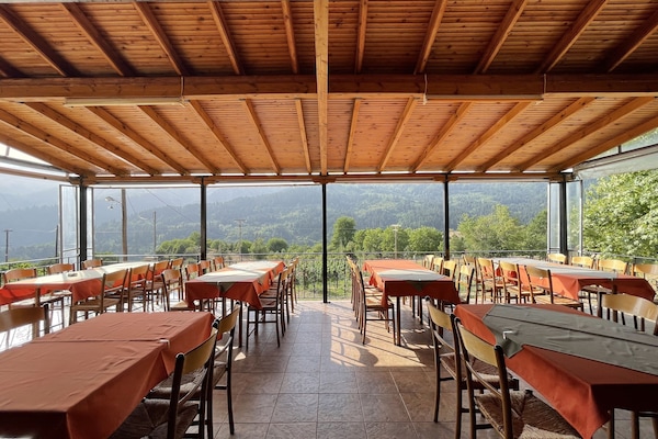 Free daily cooked-to-order breakfast