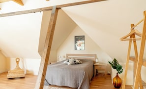 Comfort-Double Room (First Floor) Shared Bathrooms (Ground Floor) | Hypo-allergenic bedding, free WiFi, bed sheets - Akaciegaarden Bed & Breakfast (Harlev)