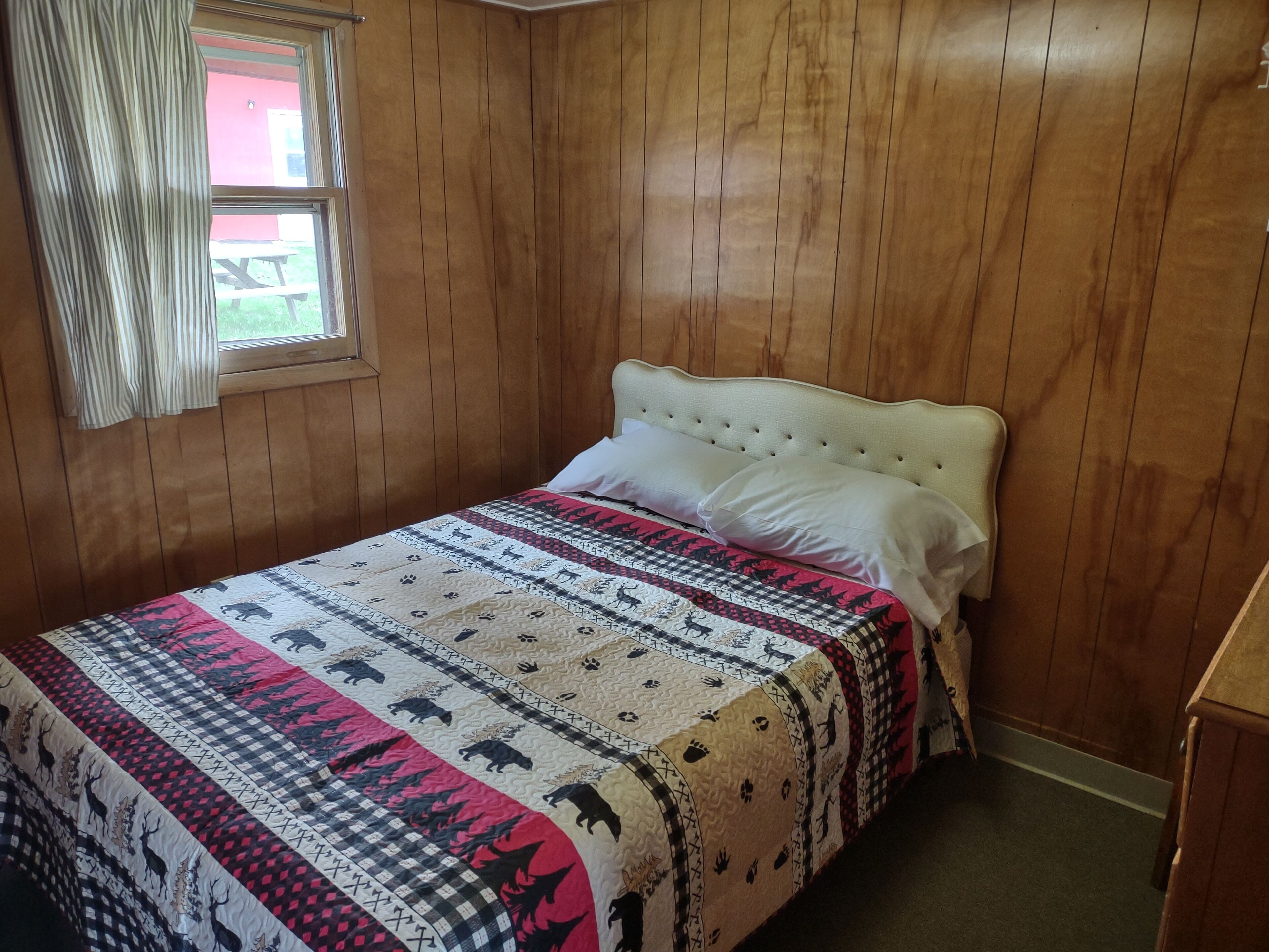 Twin Bay Resort Lakeside Cabin #3