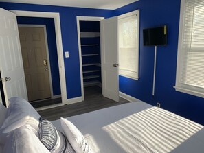 3 bedrooms, desk, iron/ironing board, free WiFi