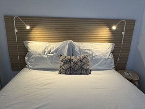 1 chambre, fer et planche à repasser, Wi-Fi gratuit, draps fournis